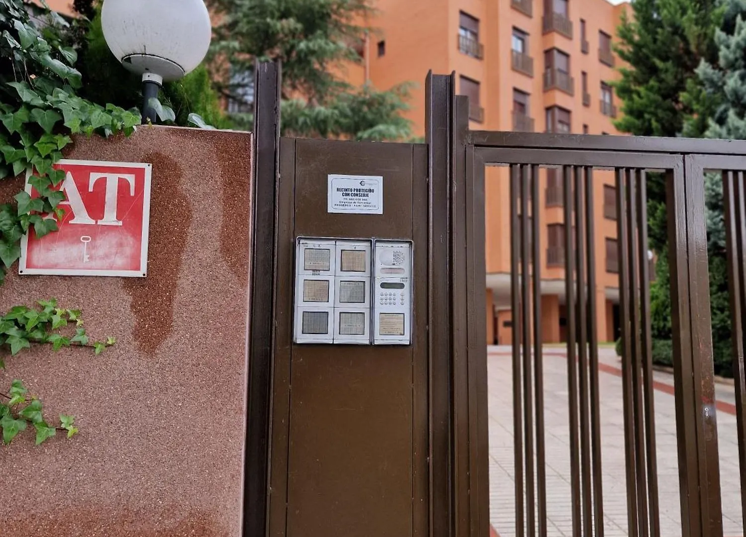 Appartamento Samaniego, Piscina Y Garaje Junto Civitas Metropolitano Y Aeropuerto Madrid Spagna