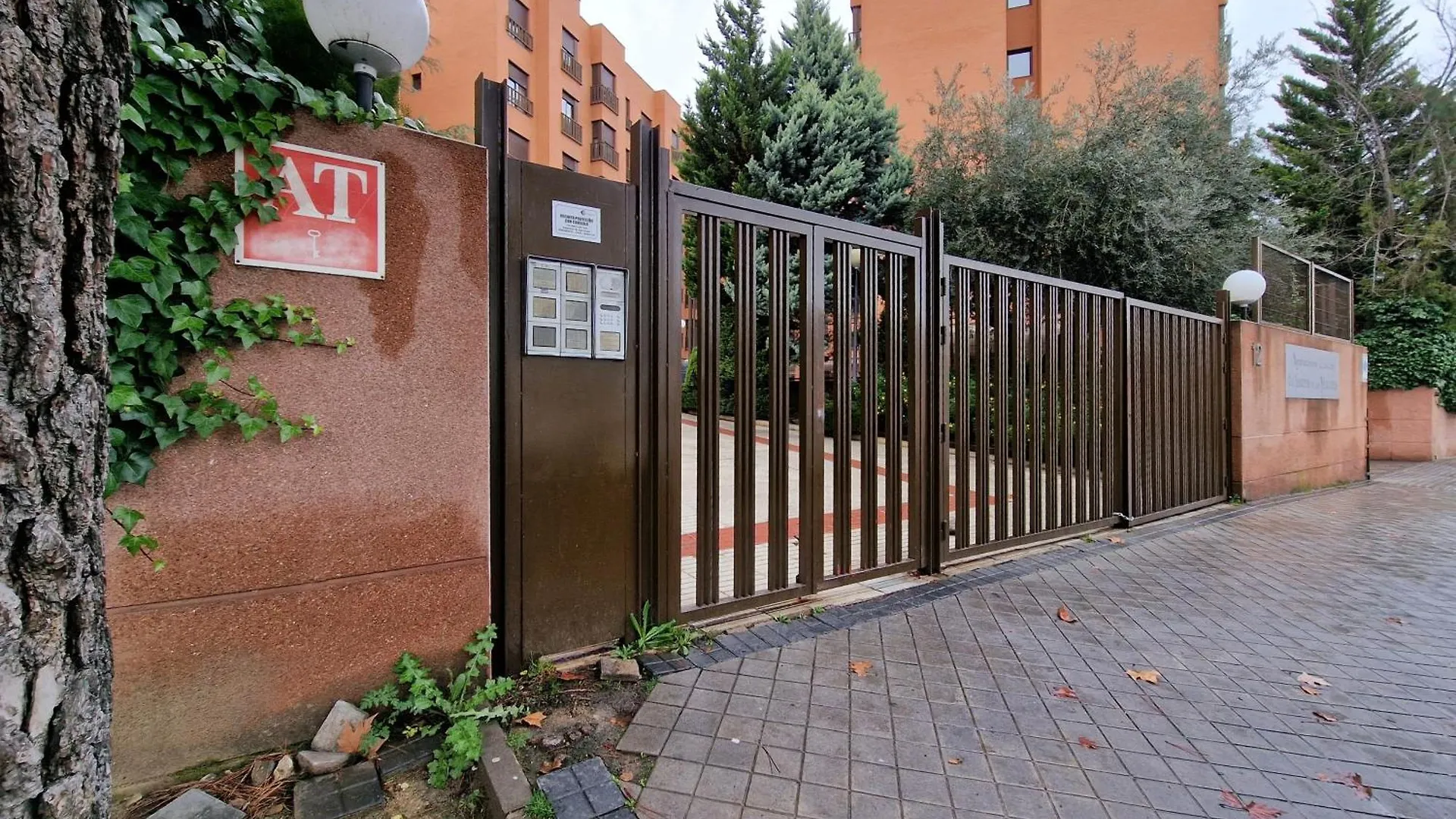 Apartment Samaniego, Piscina Y Garaje Junto Civitas Metropolitano Y Aeropuerto Madrid