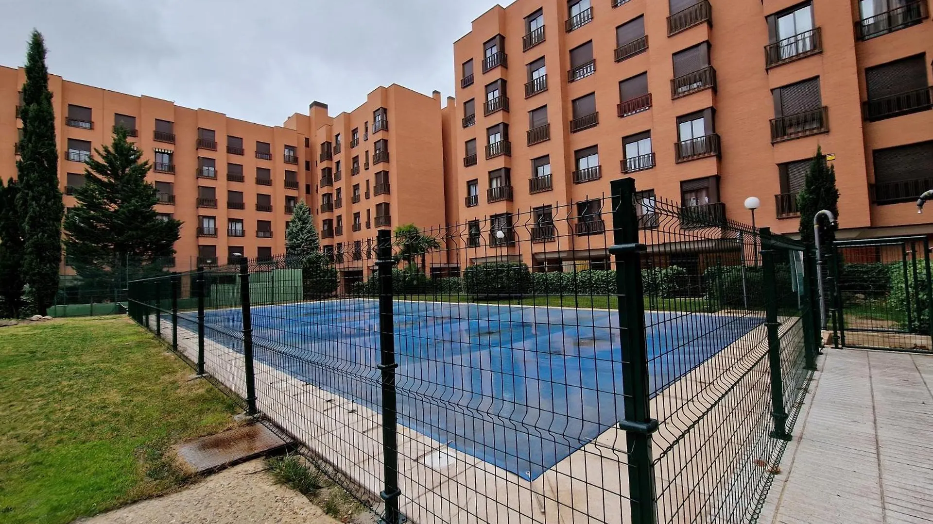 Samaniego, Piscina Y Garaje Junto Civitas Metropolitano Y Aeropuerto Madrid