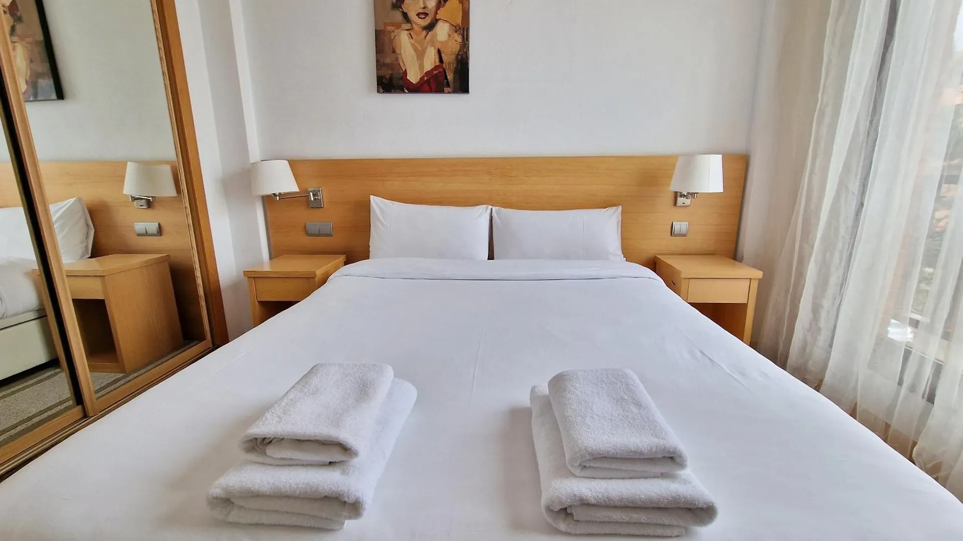 Apartment Samaniego, Piscina Y Garaje Junto Civitas Metropolitano Y Aeropuerto Madrid
