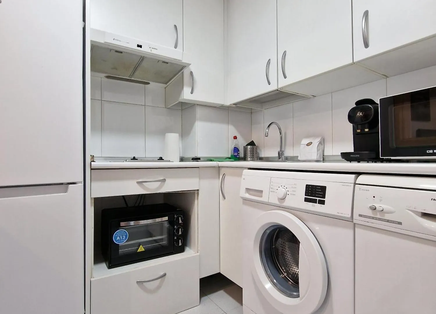 Apartment Samaniego, Piscina Y Garaje Junto Civitas Metropolitano Y Aeropuerto Madrid